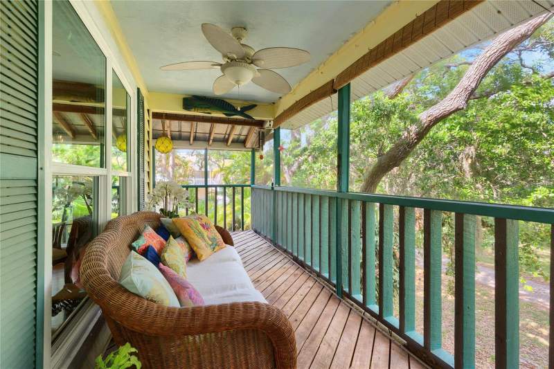 3 bedroom Single Family Residence at 420 Hanby Street, Crystal Beach, Crystal Beach — photo 5