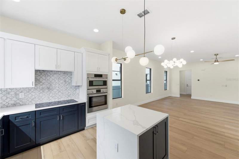 4 bedroom Single Family Residence at 4543 26th Avenue, South Shadow Lawn, St Petersburg — photo 5