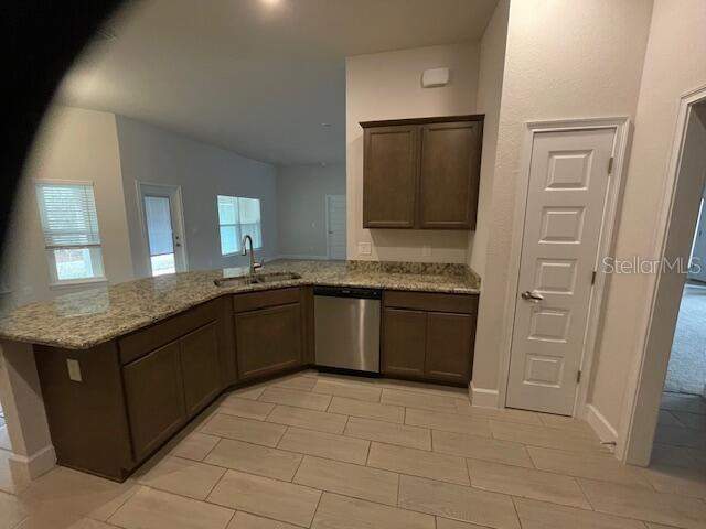 4 bedroom Single Family Residence at 5992 N Mahogany Terrace, Beverly Hills, Beverly Hills — photo 4