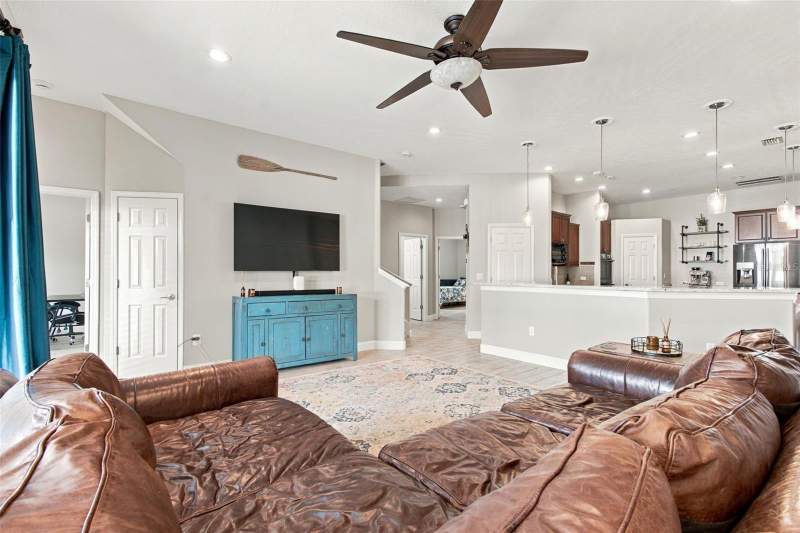 4 bedroom Single Family Residence at 3335 Stonegate Falls Drive, Stonegate, Land O Lakes — photo 2