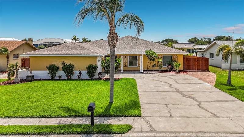 4 bedroom Single Family Residence at 6517 Solitaire Palm Way, Sabal Key Unit 2, Apollo Beach — photo 4
