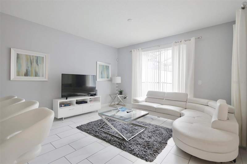 4 bedroom Townhouse at 9063 Dogleg Drive, Stoneybrook South, Davenport — photo 4