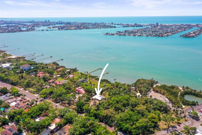 5 bedroom Single Family Residence at 1600 Park Street, Jungle Shores, St Petersburg — photo 5