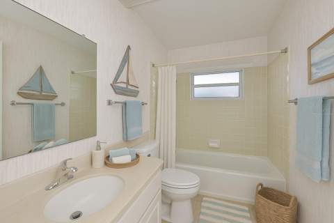 1525 Allegheny Drive, Sun City Center FL - photo 19 of 47