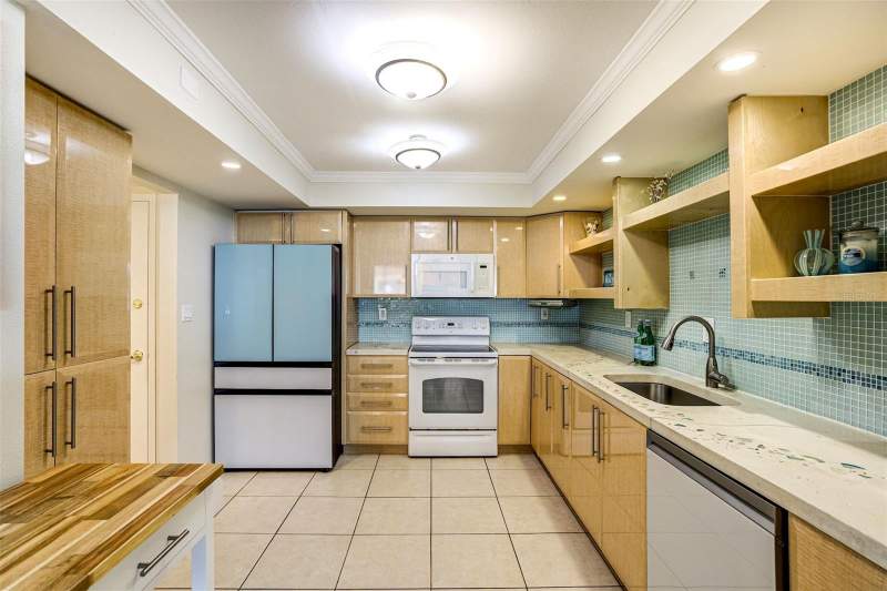 1 bedroom Condominium at 17920 Gulf Boulevard #102, Redington Towers Bldg 2 Condo, Redington Shores — photo 5