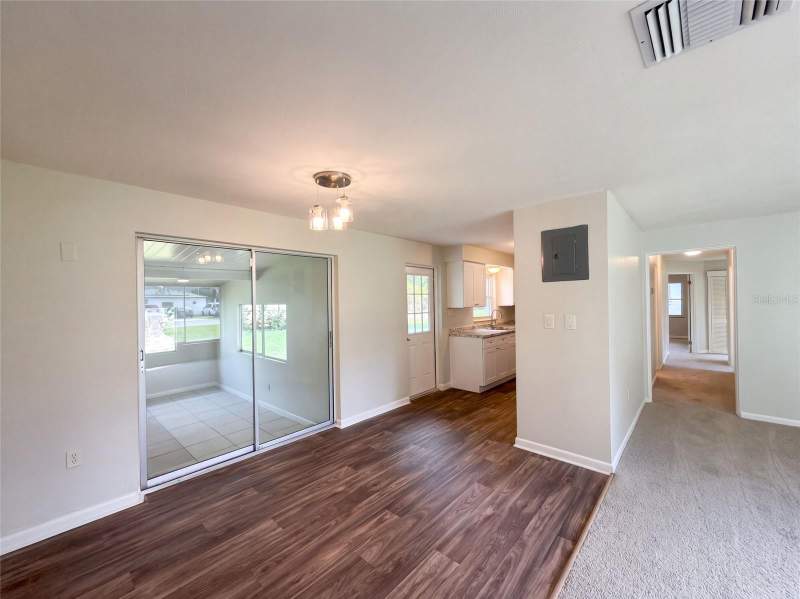 3 bedroom Single Family Residence at 411 W Seminole Avenue, Eustis, Eustis — photo 3