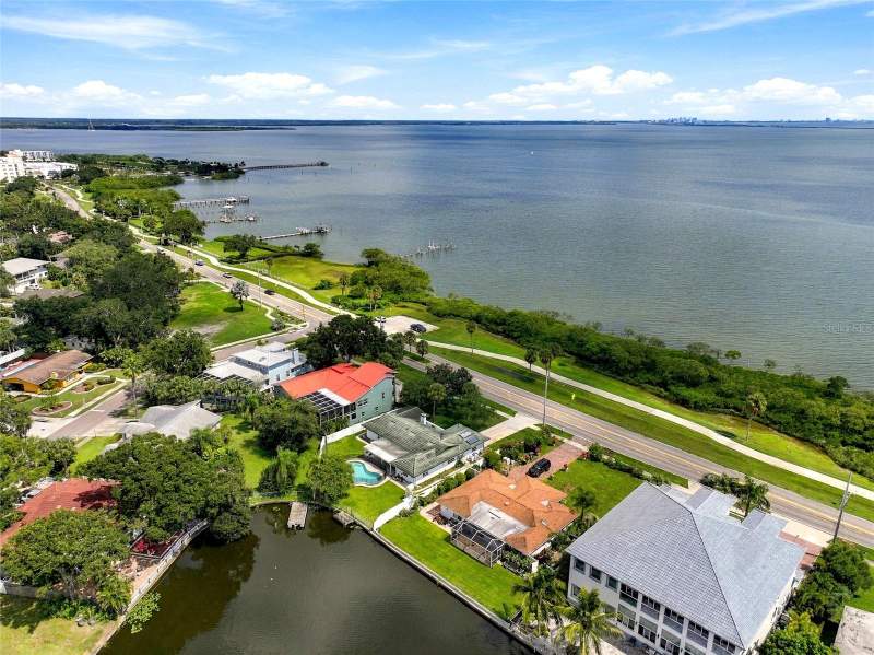 3 bedroom Single Family Residence at 725 S Bayshore Boulevard, Del Oro Shores, Safety Harbor — photo 3