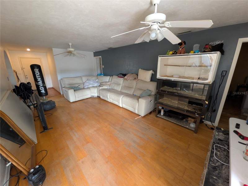 2 bedroom Single Family Residence at 7167 Columbia Circle, Wildwood Add, Fort Myers — photo 2