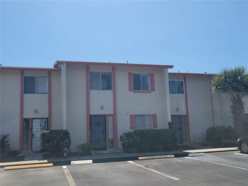Whisper Wood Townhomes Condo