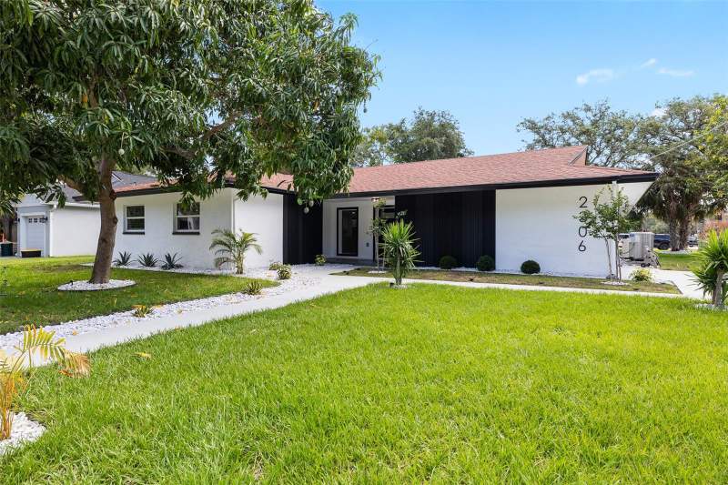 4 bedroom Single Family Residence at 2306 S San Jose Circle, Azalea Terrace, Tampa — photo 3
