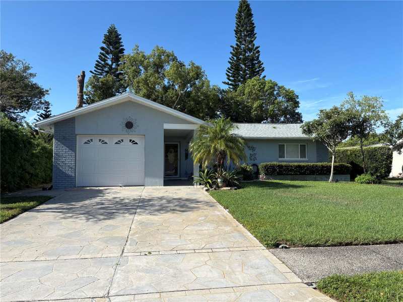2 bedroom Single Family Residence at 133 Stafford Circle, Highland Lakes, Palm Harbor — photo 1