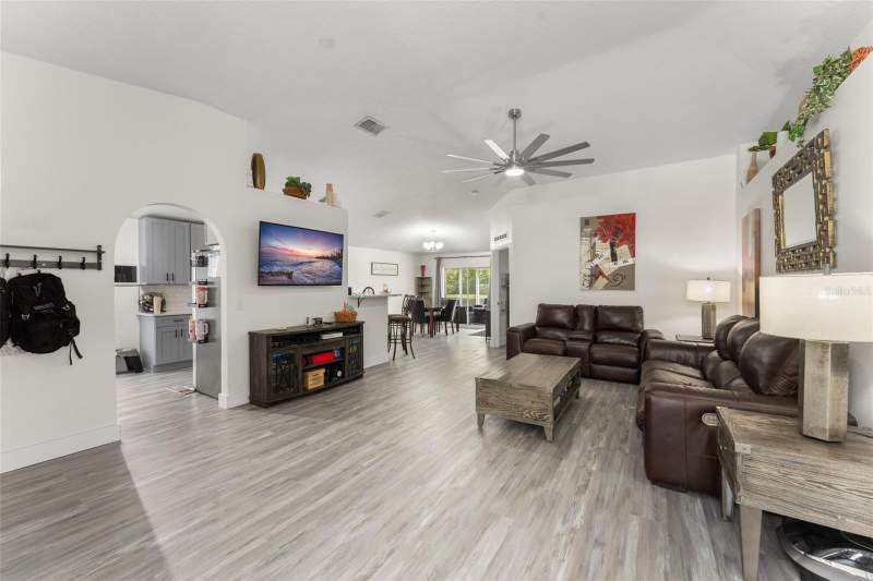 3 bedroom Single Family Residence at 1827 Corner Meadow Circle, Corner Lake Ph 03 A & B, Orlando — photo 3