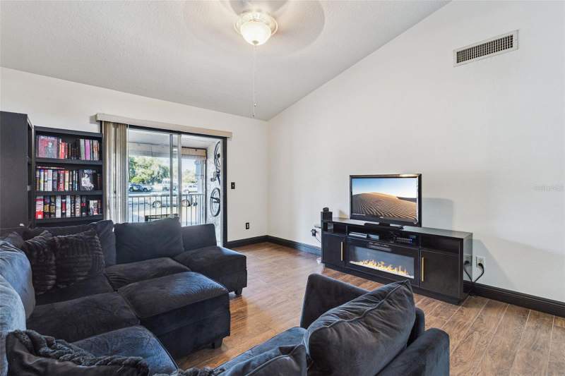 2 bedroom Condominium at 145 N PEARL LAKE CSWY #208, COVE AT PEARL LAKE, ALTAMONTE SPRINGS — photo 4