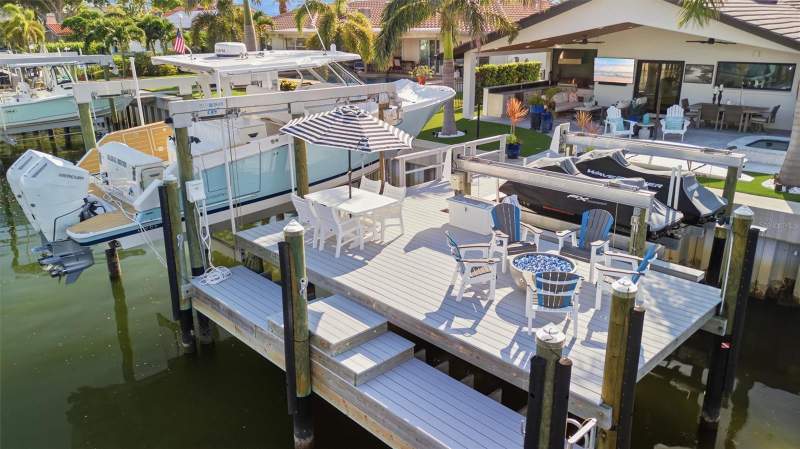4 bedroom Single Family Residence at 2022 Hawaii Avenue, Venetian Isles, St Petersburg — photo 4