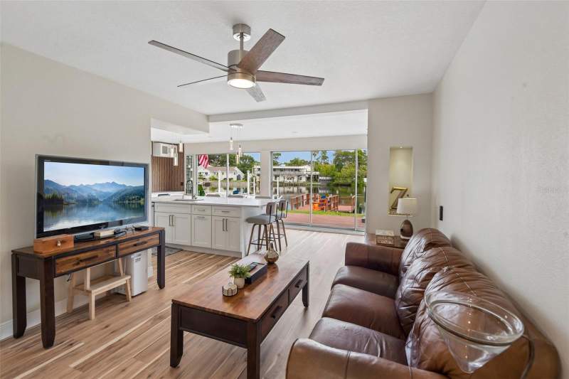 1 bedroom Condominium at 609 Westwinds Drive #4, Baywood On The Gulf 1 Condo, Palm Harbor — photo 4