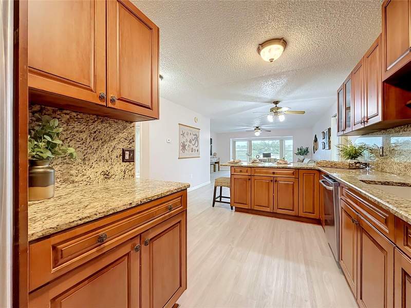 2 bedroom Condominium at 1900 68th Street #301, Crosswinds Colony One Condo, St Petersburg — photo 5