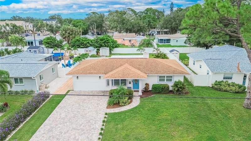 3 bedroom Single Family Residence at 9043 2nd Street, Sun-Lit Shores, St Petersburg — photo 3