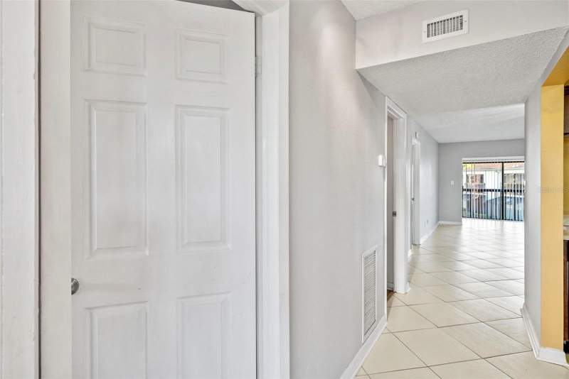 2 bedroom Condominium at 1918 Pelican Landing Boulevard #1125, Club At Feather Sound The Condo, Clearwater — photo 5