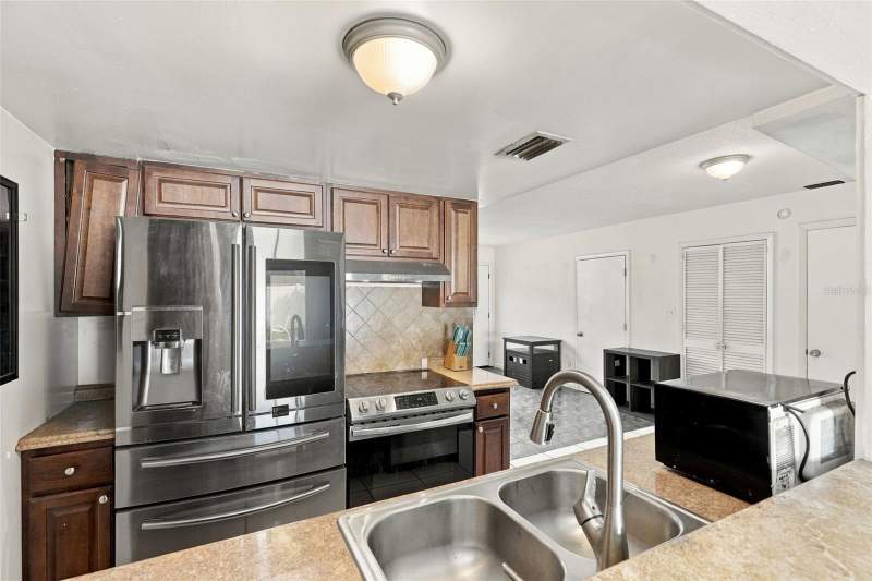 3 bedroom Single Family Residence at 631 Jasmine Road, Queens Mirror South Rep, Casselberry — photo 3