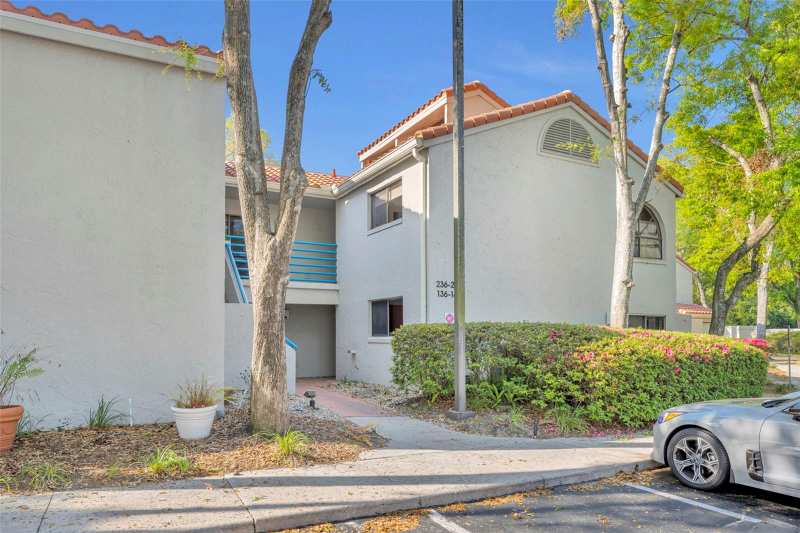 2 bedroom Condominium at 1000 Winderley Place #239, Sun Bay Club Condo, Maitland — photo 1
