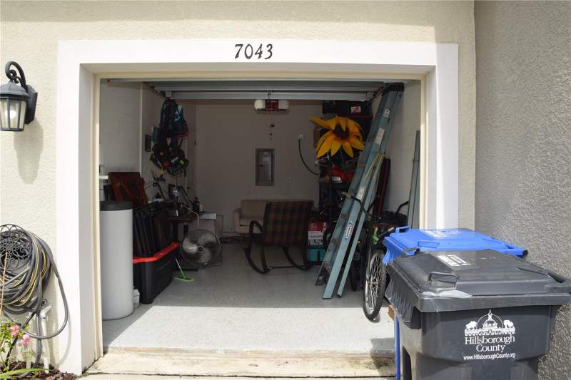 3 bedroom Townhouse at 7043 Summer Holly Place, Oak Creek Prcl 8 Ph 1, Riverview — photo 3
