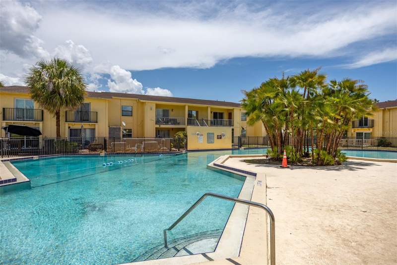 1 bedroom Condominium at 7612 Nacido Court, The Greens Of Townn Country, Tampa — photo 3