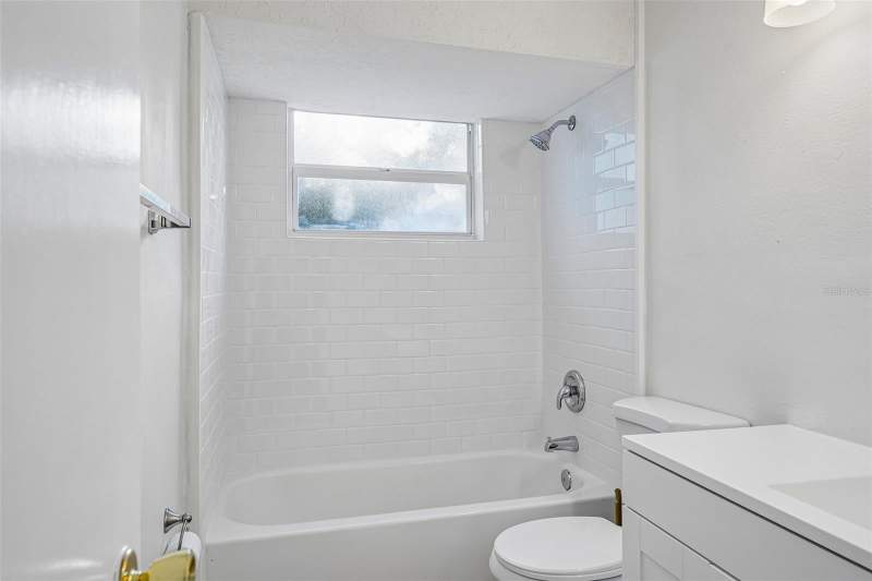 2 bedroom Single Family Residence at 3350 Wiltshire Drive, Beacon Square, Holiday — photo 4