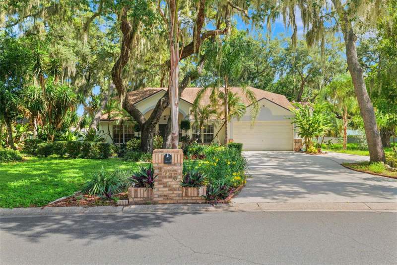 4 bedroom Single Family Residence at 2770 Buckhorn Oaks Drive, Buckhorn Oaks Unit 1, Valrico — photo 5