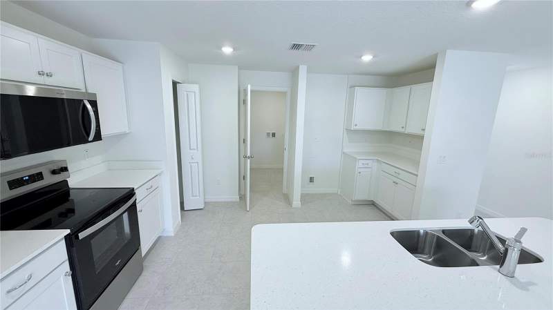 4 bedroom Single Family Residence at 52 Princeton Lane, Palm Coast Section 24, Palm Coast — photo 3