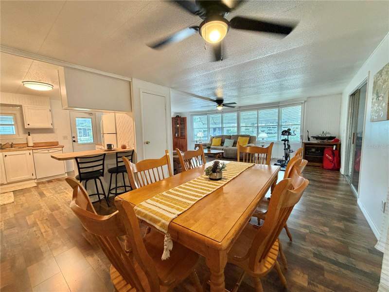 2 bedroom Mobile Home at 103 Tamarisk Way, Hawthorne At Leesburg A Coop, Leesburg — photo 3