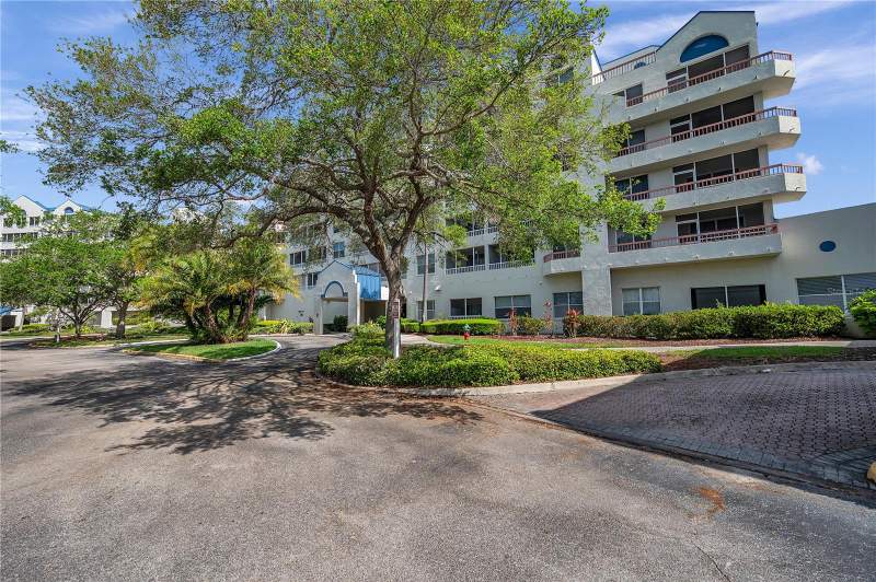 2 bedroom Condominium at 2333 Feather Sound Drive #B307, Crystal Bay Condo, Clearwater — photo 2