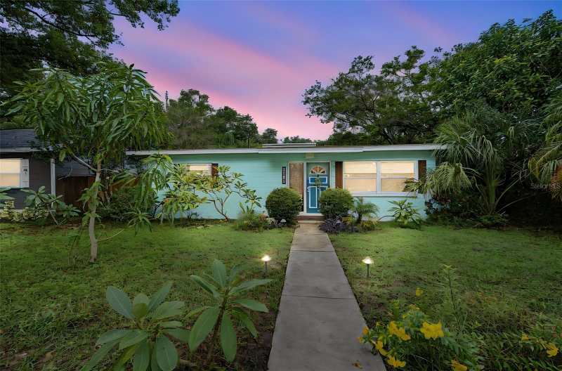 2 bedroom Single Family Residence at 1619 53rd Street, Pasadena Gardens Gulfview Sec, Gulfport — photo 1