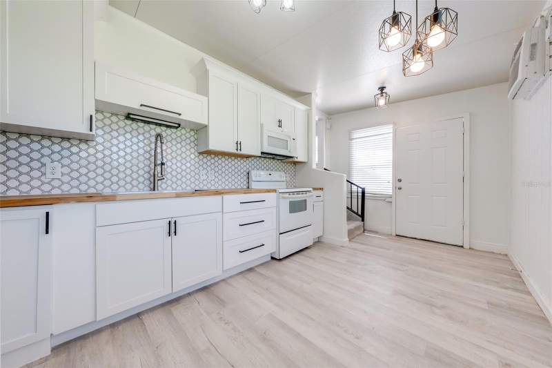 1 bedroom Manufactured Home at 1379 Mainsail Lane, Shelter Cove Condo, St Cloud — photo 4