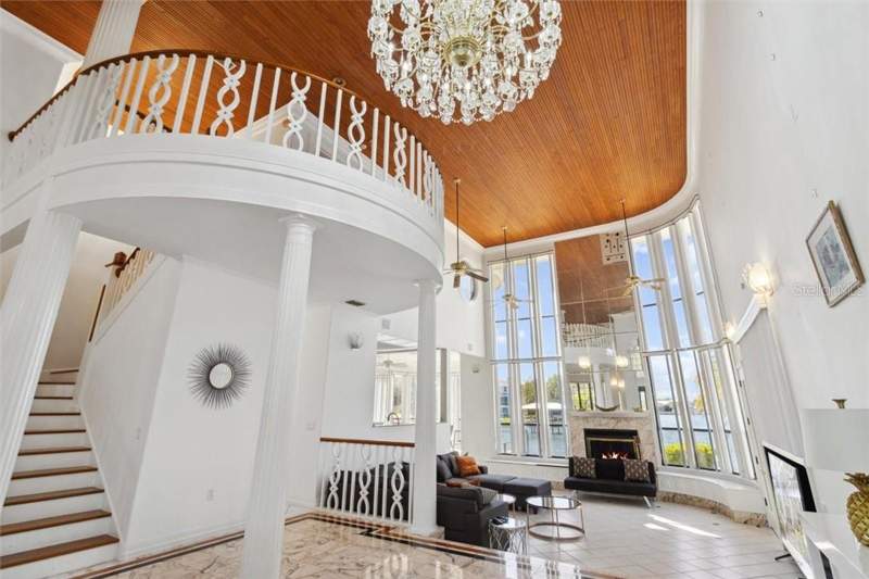 4 bedroom Single Family Residence at 1128 N Circle Drive, Crystal River, Crystal River — photo 4