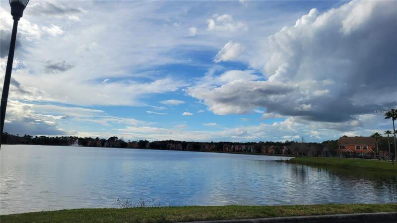 3 bedroom Condominium at 10562 Windsor Lake Court #10562, Lake Chase Condo, Tampa — photo 2