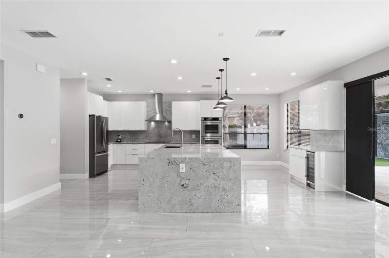 5 bedroom Single Family Residence at 3335 RED ASH CIRCLE, LIVE OAK RESERVE UNIT ONE, OVIEDO — photo 3