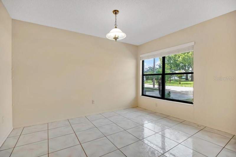 4 bedroom Single Family Residence at 3600 Biscayne Drive, Hollowbrook Ph 2, Winter Springs — photo 4