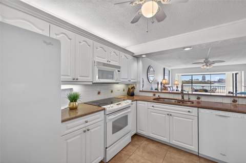 865 S Gulfview Boulevard #207, Clearwater Beach FL - photo 16 of 49
