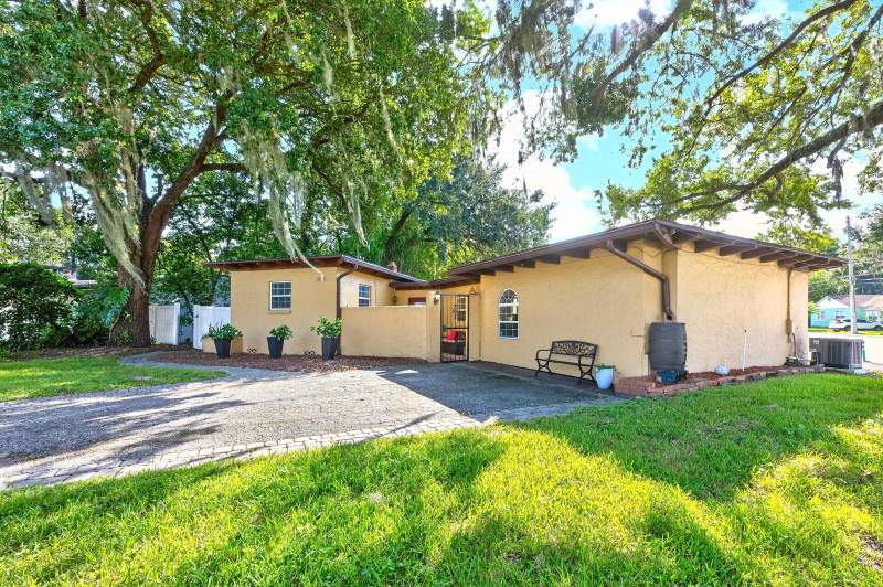 1835 OAK LANE home for sale in Lake Sue Park