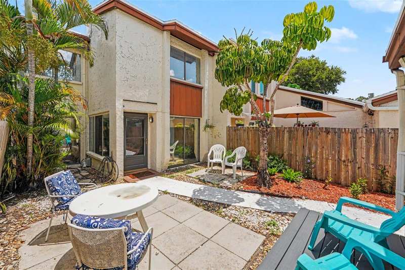 2 bedroom Townhouse at 2095 Sunset Point Road #1904, Sunset Grove Condo, Clearwater — photo 1
