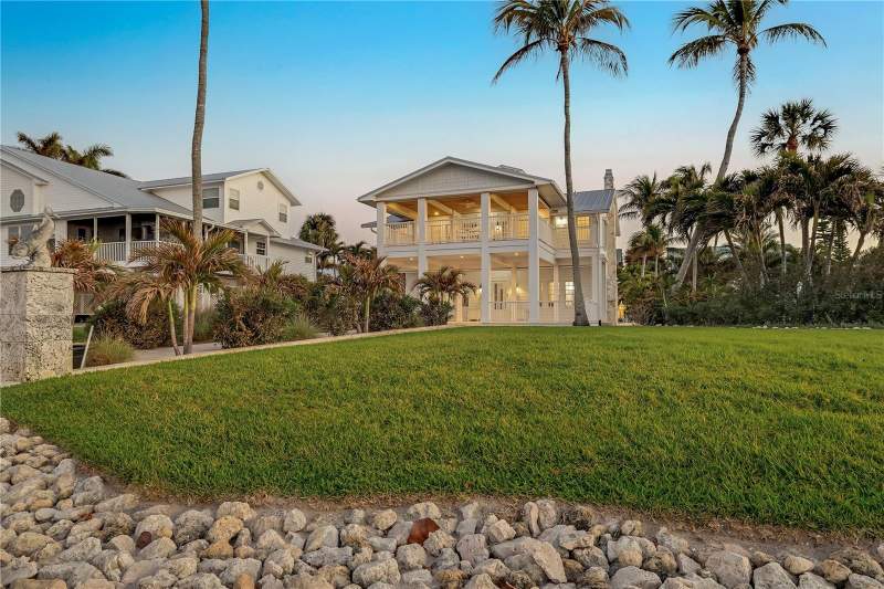 4 bedroom Single Family Residence at 8241 Main Street, Seagull Bay Sub, Bokeelia — photo 2