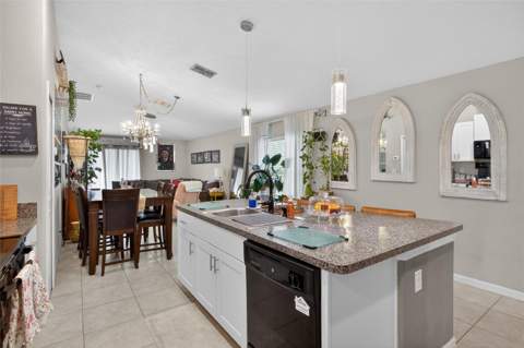 3915 Gainer Springs Avenue, New Port Richey FL - photo 7 of 34
