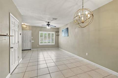 12442 Berkeley Square Drive, Tampa FL - photo 6 of 6