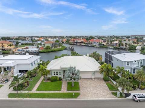 811 Birdie Way, luxury home for sale in Apollo Beach
