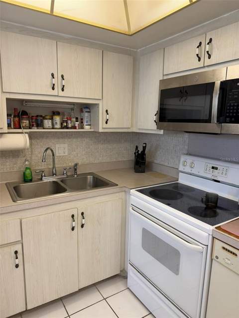 8100 Dr Martin Luther King Jr Street #208, St Petersburg FL - photo 13 of 23