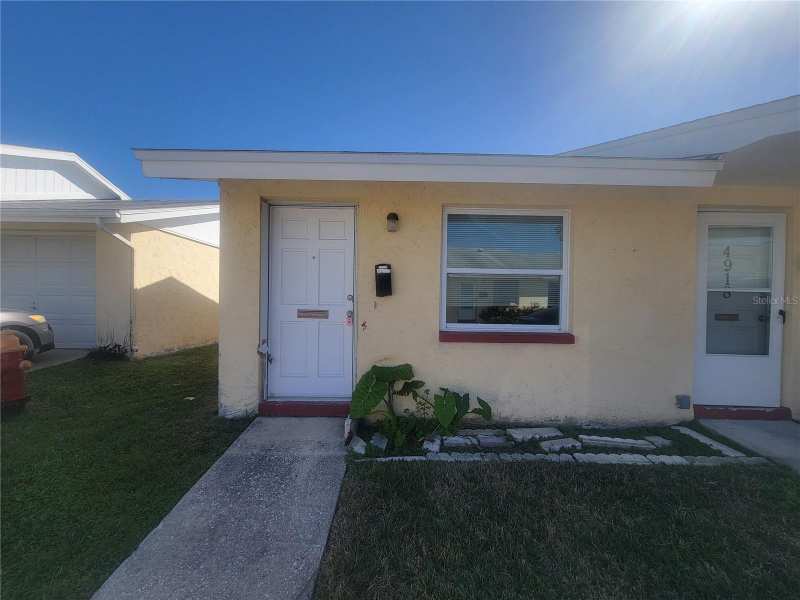 1 bedroom Villa at 4922 Filner Street, New Port Colony 06 Way, New Port Richey — photo 1