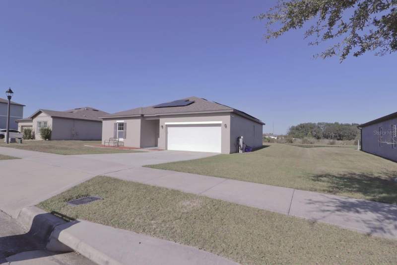 3 bedroom Single Family Residence at 16402 Blooming Cherry Drive, Cherry Lake Landing Rep Sub, Groveland — photo 4