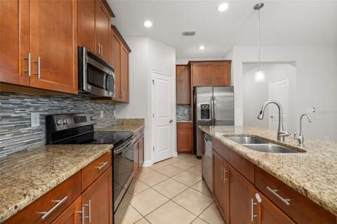 14157 Gold Bridge Drive, Orlando FL - photo 16 of 37
