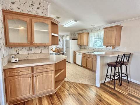 136 Americana Court #230, St Petersburg FL - photo 7 of 33