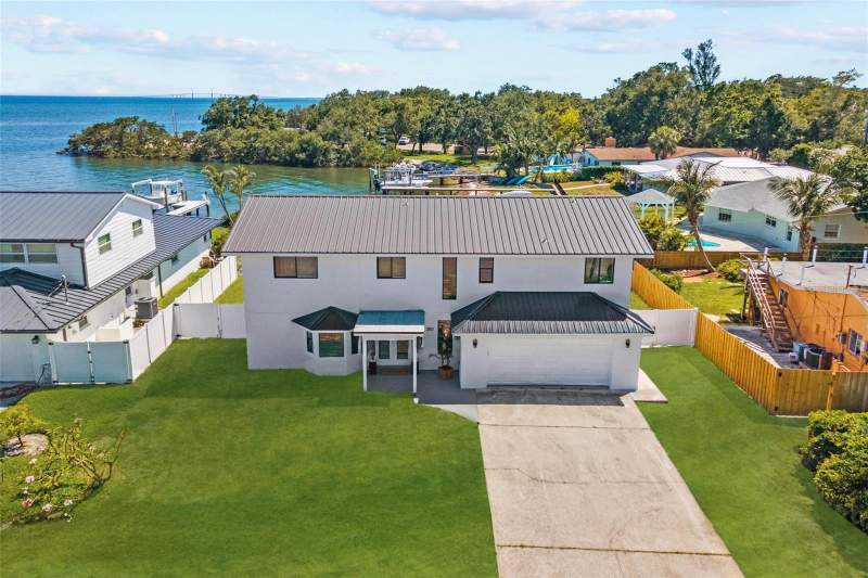 Bay Colony Estates